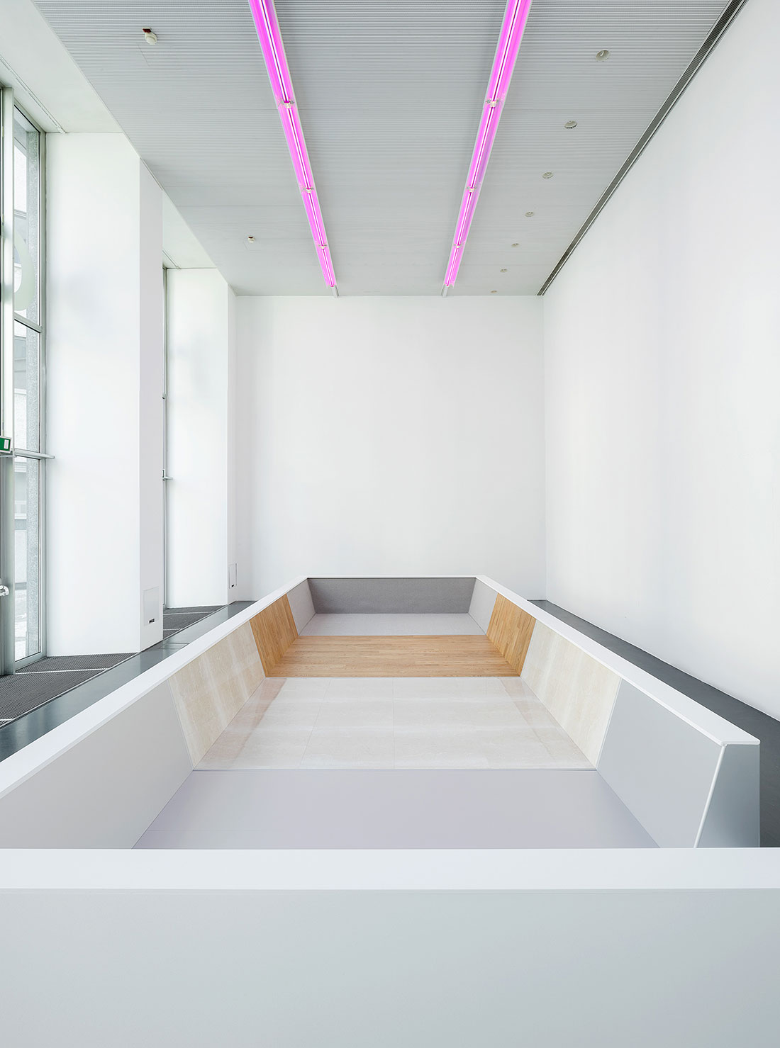 ca-nova-riqualificazione-spazi-materiali-pregio-vasca-effusiva-istituto-svizzero-dopo-2