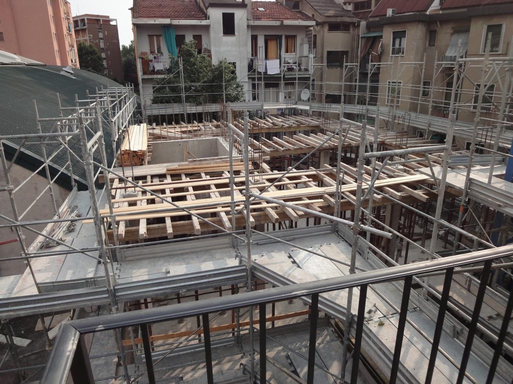 ca-nova-riqualificazione-spazi-materiali-pregio-via-millelire-milano-prima-4