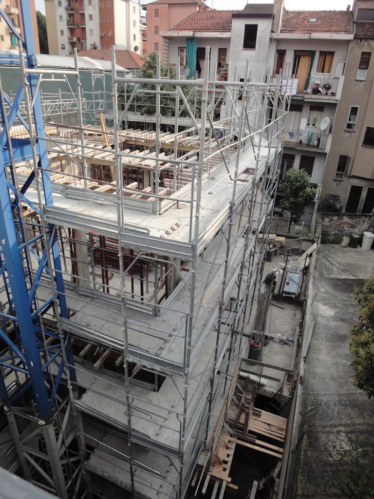 ca-nova-riqualificazione-spazi-materiali-pregio-via-millelire-milano-prima-6